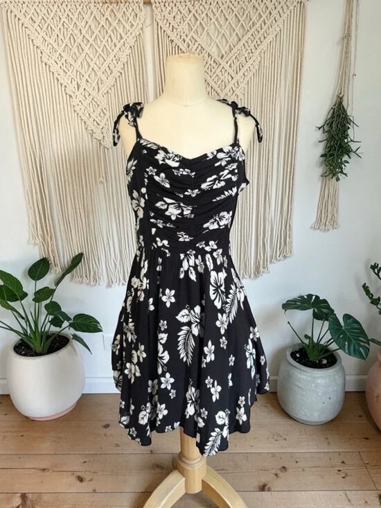 Urban Outfitters Dresses & Skirts - Urban Outfitters Black White Floral Tie Strap Mini Dress Size M